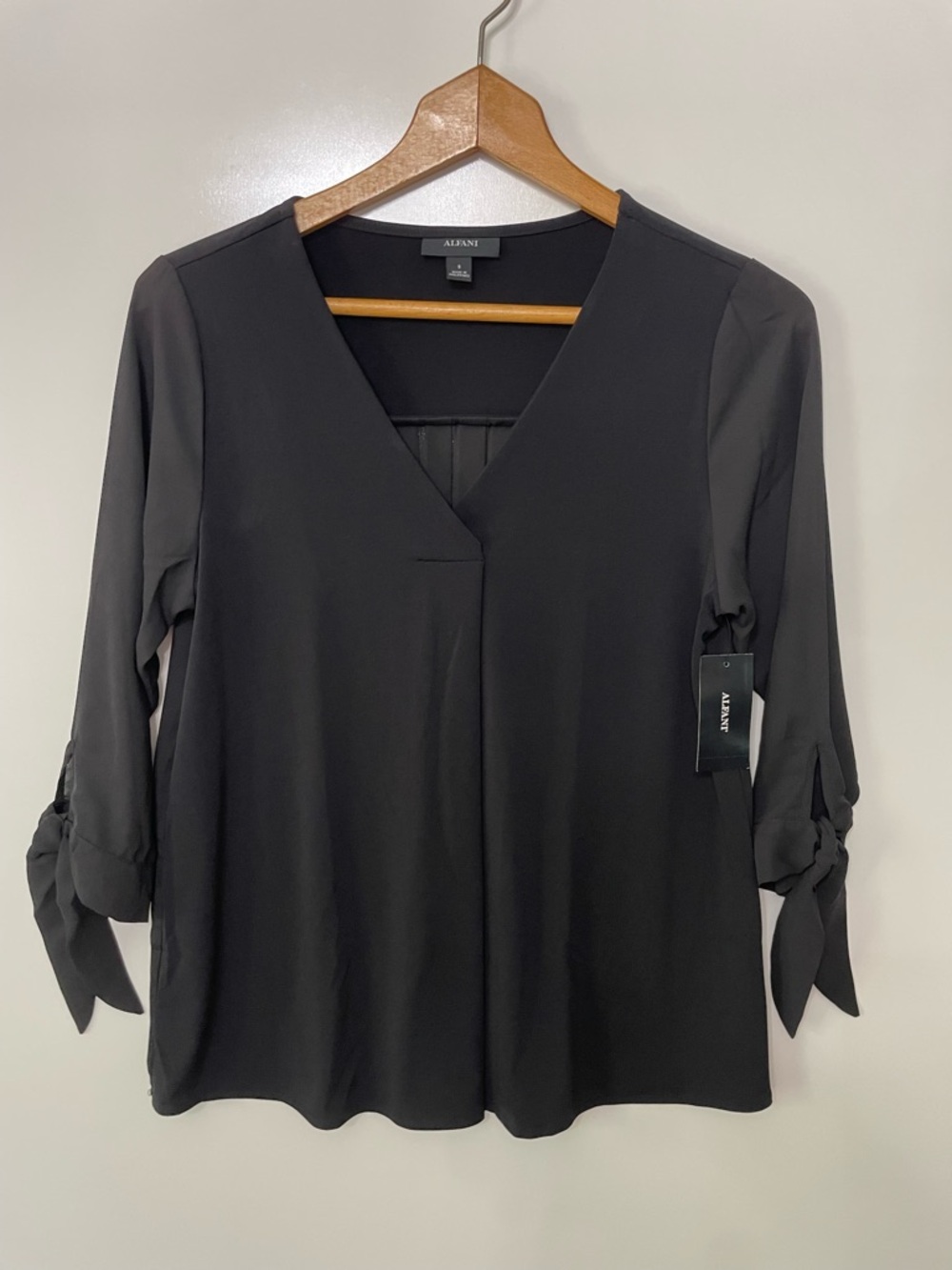 Alfani Flowy Black V-Neck Sheer 3/4 Sleeve Pleated Back Top, size S